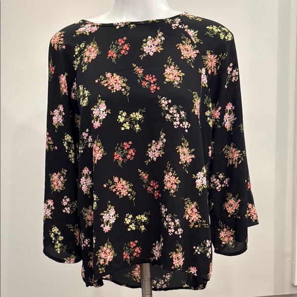 Papermoon XS Black Floral Print Blouse with Relaxed Fit - Picture 1 of 10